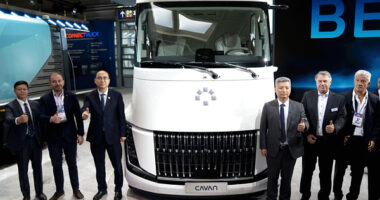 FOTON นำเสนอผลิตภัณฑ์ครบทุกกลุ่มในเมืองฮันโนเวอร์ ประเทศเยอรมนี เดินหน้ารูปแบบใหม่ในการขยายห่วงโซ่คุณค่าของยานยนต์เชิงพาณิชย์จากจีนสู่ตลาดโลก FOTON นำเสนอผลิตภัณฑ์ครบทุกกลุ่มในเมืองฮันโนเวอร์ ประเทศเยอรมนี เดินหน้ารูปแบบใหม่ในการขยายห่วงโซ่คุณค่าของยานยนต์เชิงพาณิชย์จากจีนสู่ตลาดโลก