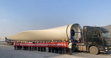 CRRC ประสบความสำเร็จในการผลิตใบพัดกังหันลมแบบรีไซเคิลขนาด 110 เมตร พร้อมอัตราการนำวัสดุหลักกลับมาใช้ใหม่ได้มากกว่า 95% CRRC ประสบความสำเร็จในการผลิตใบพัดกังหันลมแบบรีไซเคิลขนาด 110 เมตร พร้อมอัตราการนำวัสดุหลักกลับมาใช้ใหม่ได้มากกว่า 95%