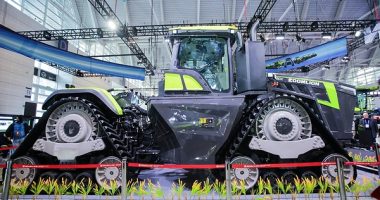 Zoomlion เปิดตัวรถแทรกเตอร์ไฮบริดรุ่น 9DX ขนาด 1,600 แรงม้า สำหรับการเกษตรขนาดใหญ่