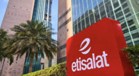 ชีค มันซูร์ บิน ซายิด ทรงเป็นประธานเปิดตัวโครงการ etisalat ขยายโครงสร้างพื้นฐานดิจิทัลในสหรัฐอาหรับเอมิเรตส์และต่างประเทศ เพื่อเพิ่มขีดความสามารถการเชื่อมต่อระหว่างประเทศให้สูงกว่า 500 Tbps ภายในปี 2573